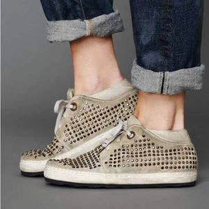 OXS studded sneaker